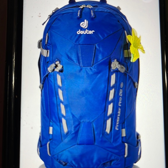 NEW DEUTER Freerider Pro 28 SL WOMEN'S DAYPACK   🎒 NEW NWT - Picture 1 of 8